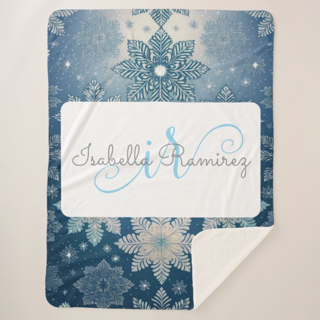 Tirrinia Snowflake Muster mit Monogramm und Name Sherpadecke (Vorderseite)