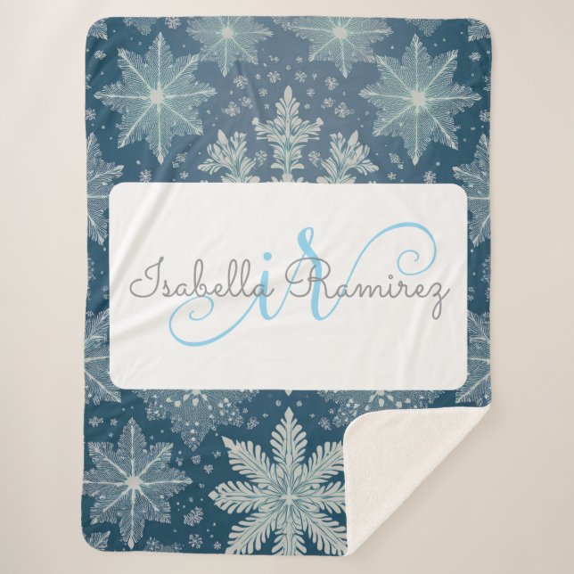 Tirrinia Snowflake Muster mit Monogramm und Name Sherpadecke (Vorderseite)