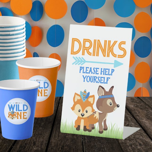 Tisch für Blauholzfuchs und Hirschtrinker Sockelschild (Woodland Forest Animals Standing Drink Table Pedestal Sign. Featuring an adorable fox and deer)