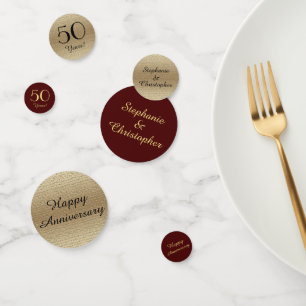 Tischdekoration aus Burgund und Gold zum Jahrestag Konfetti