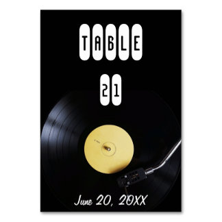 Tischkarte: Vinyl-Schallplatte auf Plattenspieler. Tischnummer