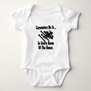 Tischler machen es... In jedem Zimmer des Hauses. Baby Strampler