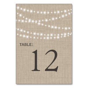 Tischnummer in Twinkle Lights Typografie
