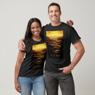 Titan größter Mond des Planeten Saturn T-Shirt