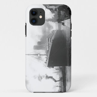 Titanic an den Docks von Southampton iPhone 11 Hülle