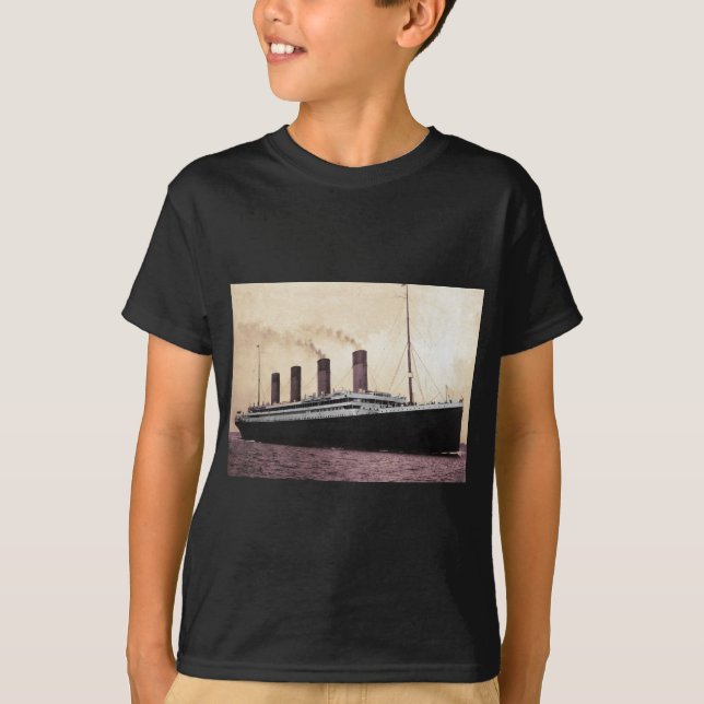 Titanic auf See T-Shirt (Vorderseite)