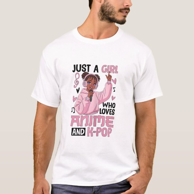 Title Just a Girl Who Loves Anime and K‑Pop  T-Shirt (Vorderseite)