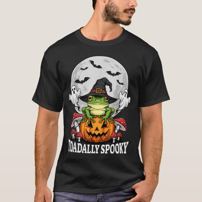 Toadally Soky Funny Halloween Frog On Pumpkin Full T-Shirt (Vorderseite)