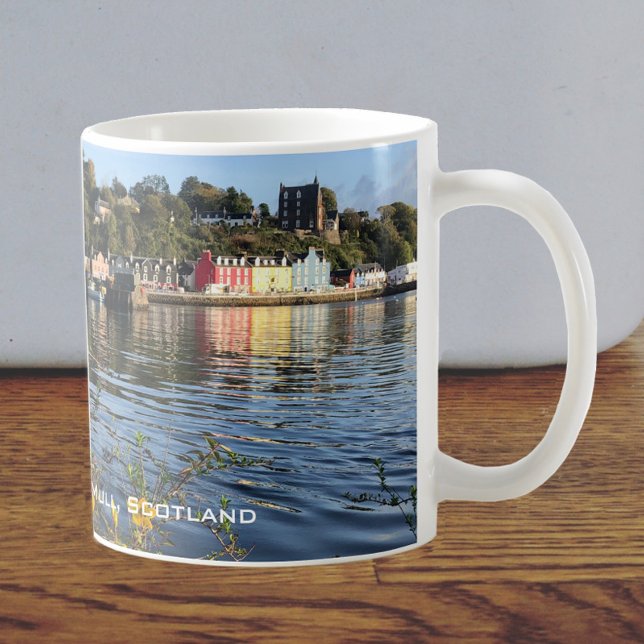 Tobermory, Insel Mull, Schottland mit Blume Kaffeetasse (Von Creator hochgeladen)