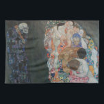 Tod und Leben durch Gustav Klimt Vintager Jugendst Geschirrtuch<br><div class="desc">Death and Life (1908) von Gustav Klimt ist ein Vintages Viktorianisches Epochen-Symbolismus Kunstmalerei mit zwei Einzelteilen, Life and Death. Auf dem verlassen Tod wird durch einen klassisch düsteren Sensenmann mit einem grinsenden Schädel dargestellt, der in einem dunklen Gewand mit einem religiösen Kreuz verziert ist. Auf der rechten Seite befindet sich...</div>