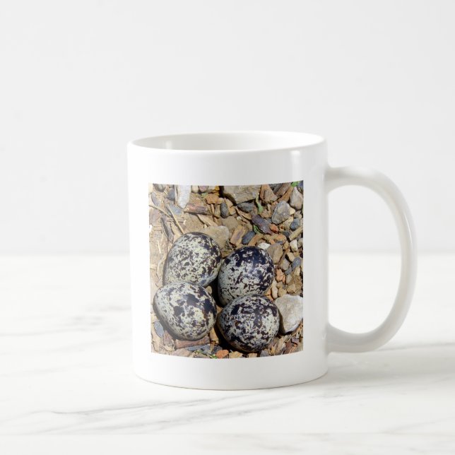 Tödliche Nest mit Eiern Tasse (Rechts)