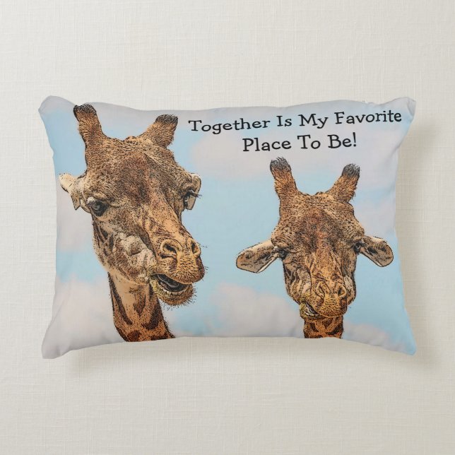 Togetherness Giraffe Pillow Dekokissen (Vorderseite)