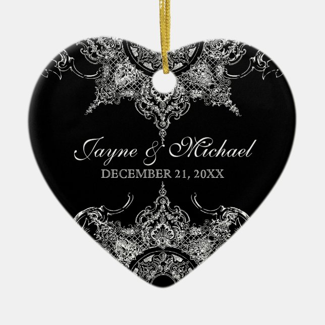 Toile Black n White Damask Swirl Erstes Weihnachts Keramikornament (Vorne)