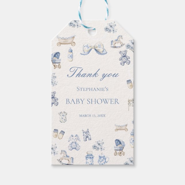 Toile De Jouy Baby Shower Blue Bow Boy Geschenkanhänger (Vorderseite)