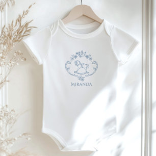 Toile de Jouy Vintag Rocking Rocking Pferdeschwann Baby Strampler