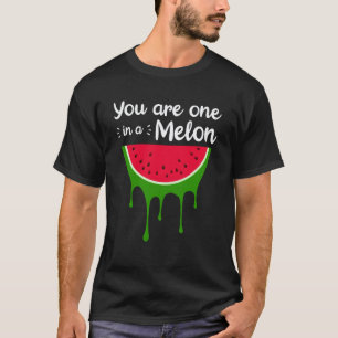 Tolles Sommer-Haustier-Katzen-Früchte Eins in eine T-Shirt