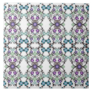 Tolles Spitzenmuster aus blau-violetten Blumen Fliese