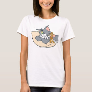 Tom und Jerry on Pillow T-Shirt