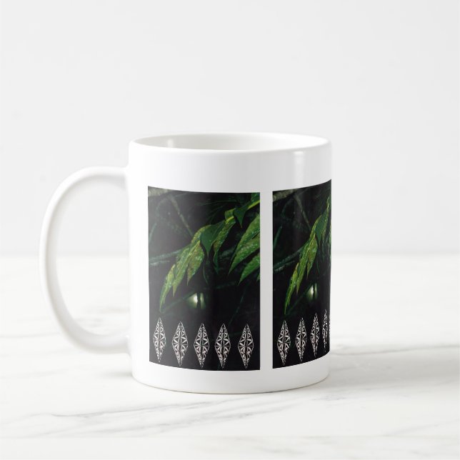 Tongan Coffee Tasse: Der Moonlit Kalou Kaffeetasse (Links)
