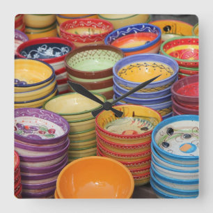 Tonwaren in der Provence Quadratische Wanduhr