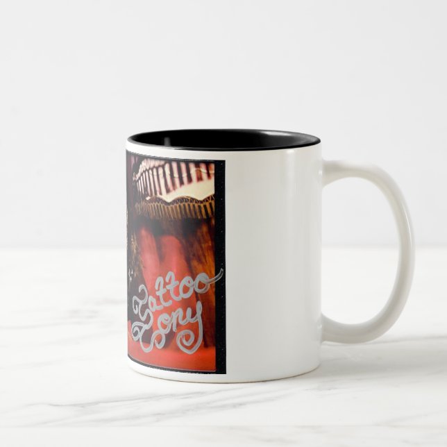 tony signierte Kaffeetasse der Tätowierung (Rechts)