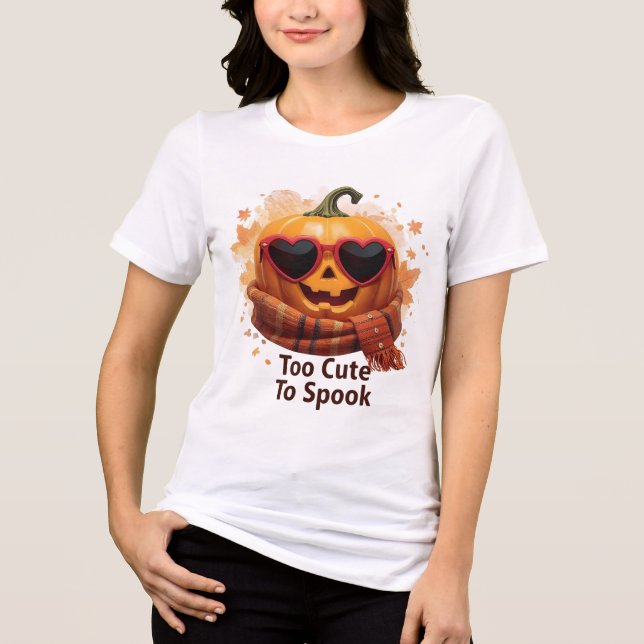Too Cute To Spook – Cozy Pumpkin Tee (Vorderseite)