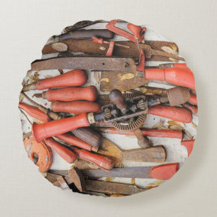 Tools Antiquitätenwerkzeug Rustikal Roter Mann Rundes Kissen