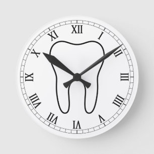 Tooth O'Clock Classic Roman Numerals Runde Wanduhr