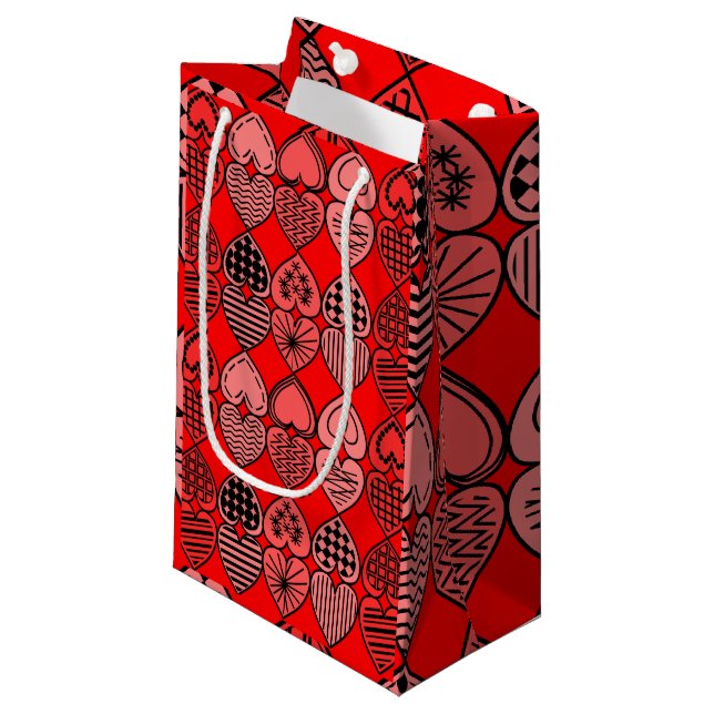 Topsy Turvy Hearts Kleine Geschenktüte (Vorderseite Schrägansicht)