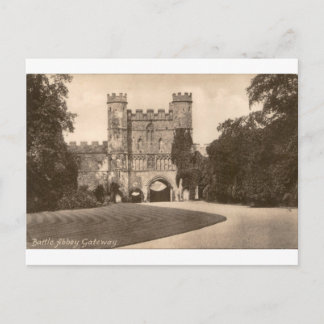 Tor von Battle Abbey im vintage Sepia-Look Postkarte