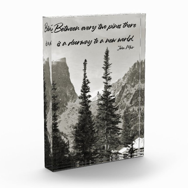 Tor zu einer neuen Welt im Gebirge Fotoblock (Links)