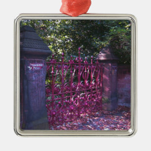 Tore zu Strawberry Fields Liverpool Ornament Aus Metall