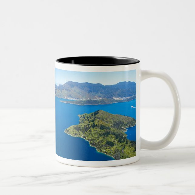 Torea Bay, Queen Charlotte Sound, Marlborough Zweifarbige Tasse (Rechts)