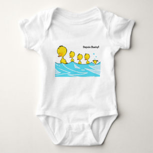 Törichte Ente macht einen Spritzer Baby Strampler