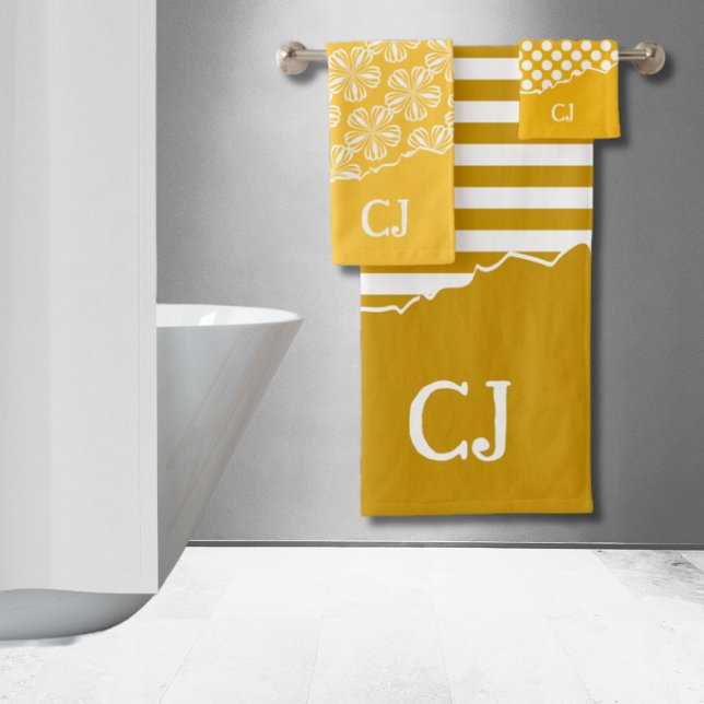 Torn Yellow Stripes Floral Polka Dot Initialen Badhandtuch Set (Torn Yellow Stripes Floral Polka Dot Initials Bath Towel Set)