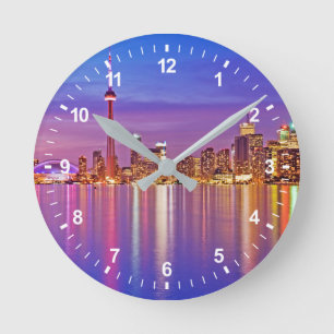 Toronto Skyline in Dusk Runde Wanduhr
