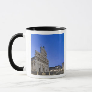 Toskana, Lucca, Piazza San Michele bei Tagesanbruc Tasse