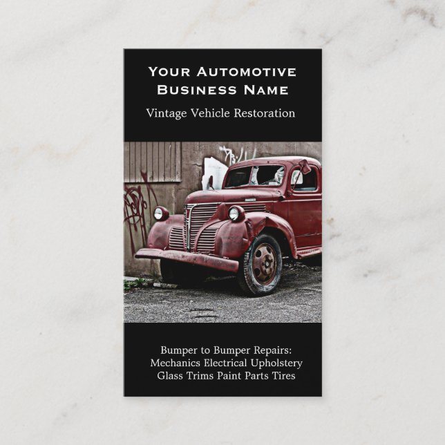 Total ruinierter LKW mit zertrümmerter Visitenkarte (Vorderseite)