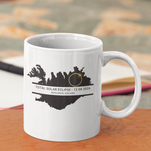 Total Solar Eclipse August 2026 – Iceland Custom Kaffeetasse (Replace city via the template to personalize)