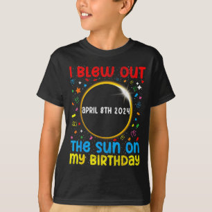 Totale Sonnenfinsternis Geburtstag April Illustrat T-Shirt