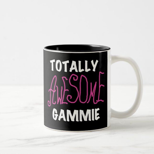Totally Awesome Gammie Pink T-shirts and Gifts Zweifarbige Tasse (Rechts)