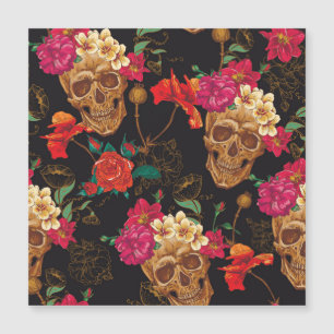 Totenkopf-Blumen: Nahtloser dunkler Hintergrund. Magnetkarte