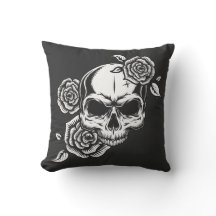 Totenkopf und Rosen
