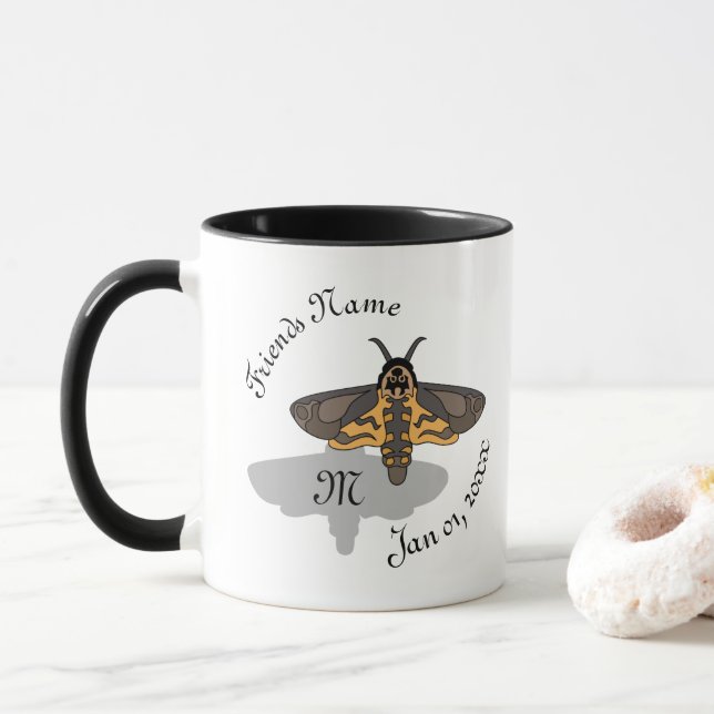 Totenkopffalken-Monogramm Tasse (Mit Donut)