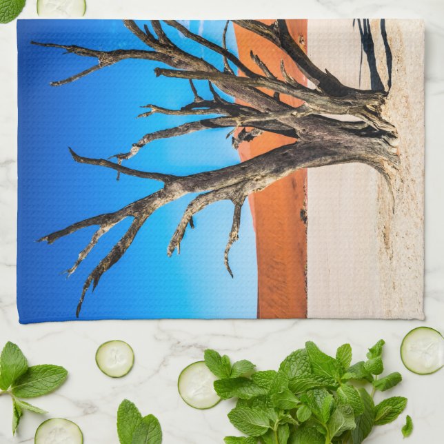 Toter Baum in Deadvlei, Namibia Geschirrtuch (Gefaltet)