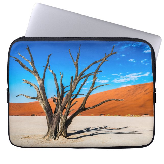 Toter Baum in Deadvlei, Namibia Laptopschutzhülle (Vorderseite)