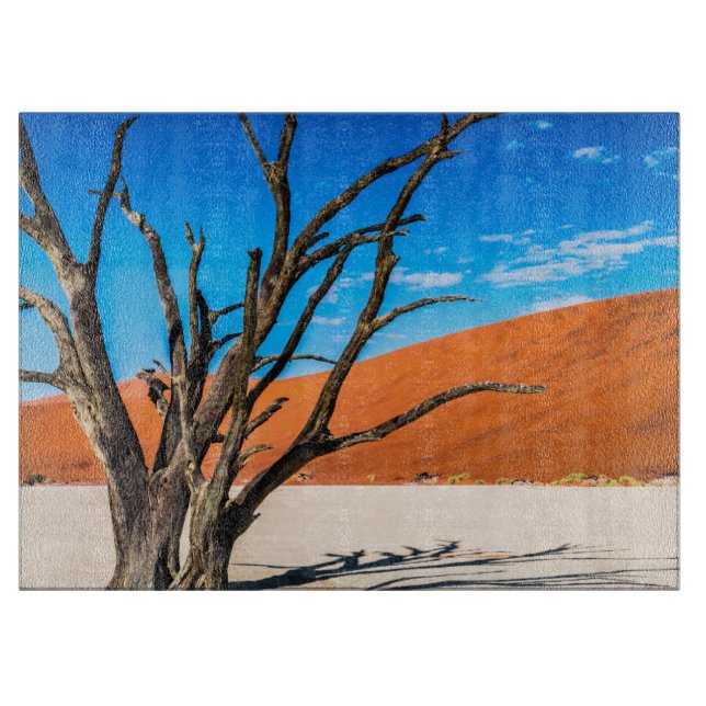 Toter Baum in Deadvlei, Namibia Schneidebrett (Vorderseite)