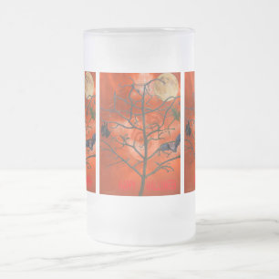 Toter Baum inmitten einer Orangen Beängstigenden H Mattglas Bierglas