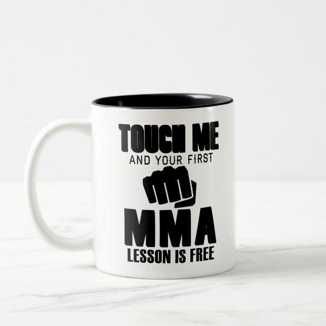 Touch Me und Ihr erster MIXED MARTIAL ARTS Lektion Zweifarbige Tasse (Links)