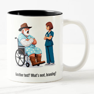 Tough Texas Rancher und Angry Nurse Showdown Zweifarbige Tasse